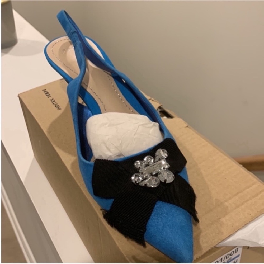 Blue leather kitten heels